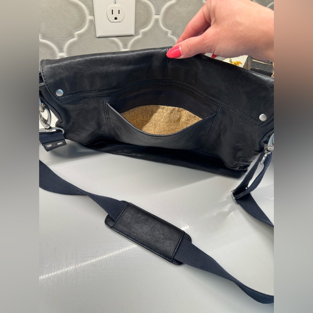 Ellington Italian leather purse - Picture 2 of 10